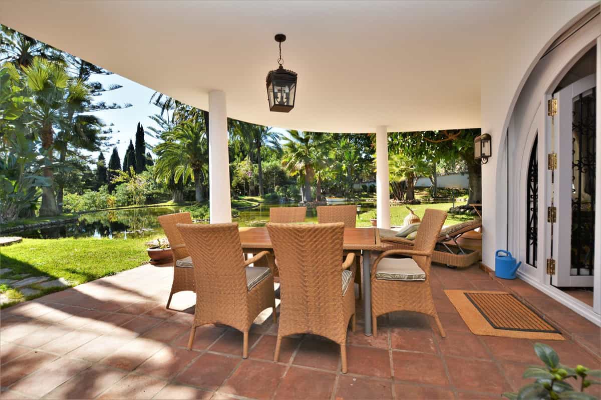 House in Marbella, Andalusia 11505560