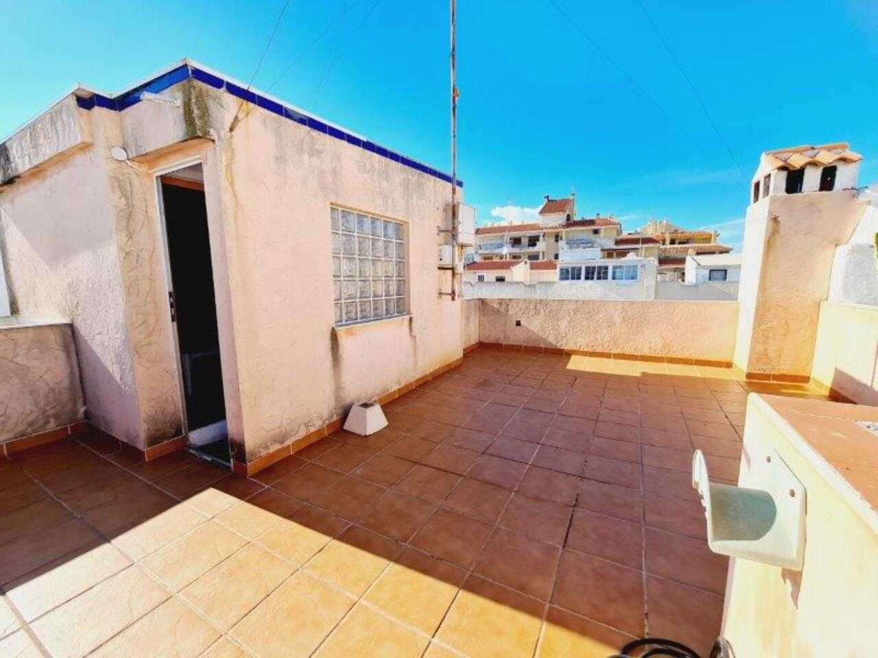 Condominium in Torrevieja, Comunidad Valenciana 11506225