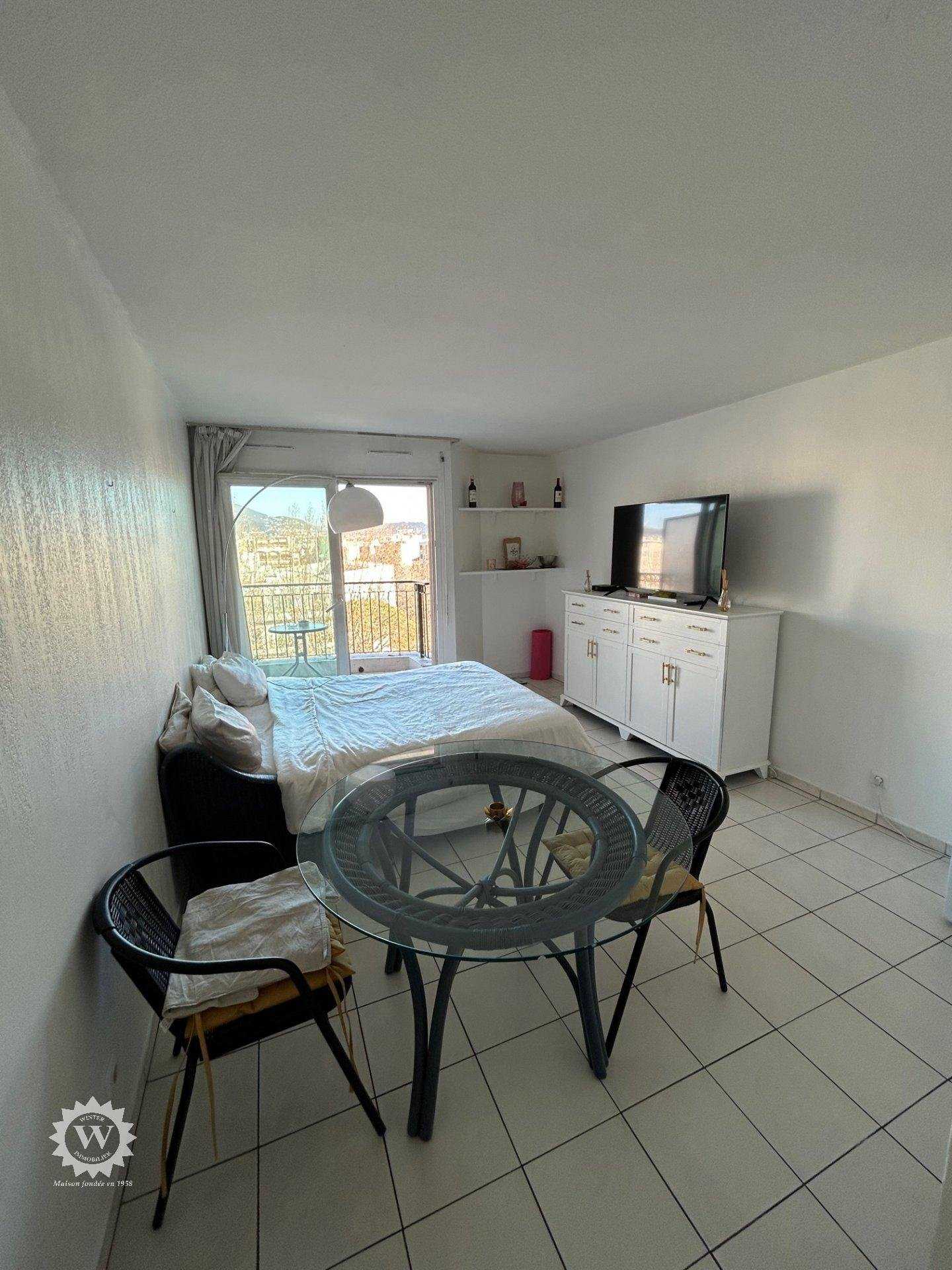 Condominium in Sainte-Helene, Provence-Alpes-Cote d'Azur 11506777