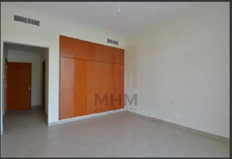 Condominium in Warisan, Dubayy 11507006