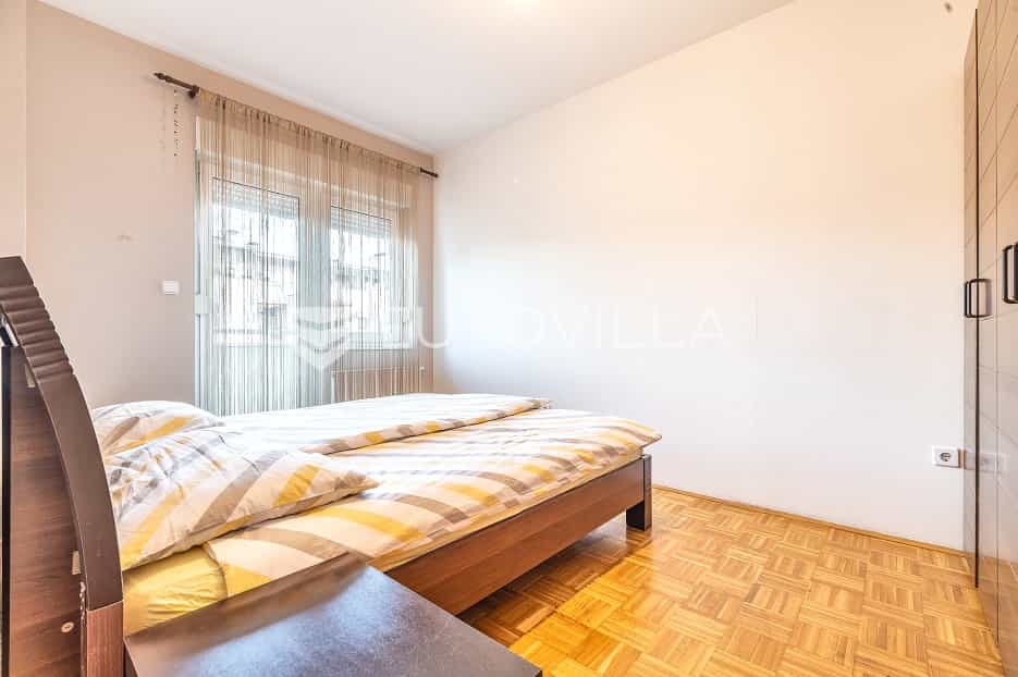 Condominium in Zagreb,  11507323