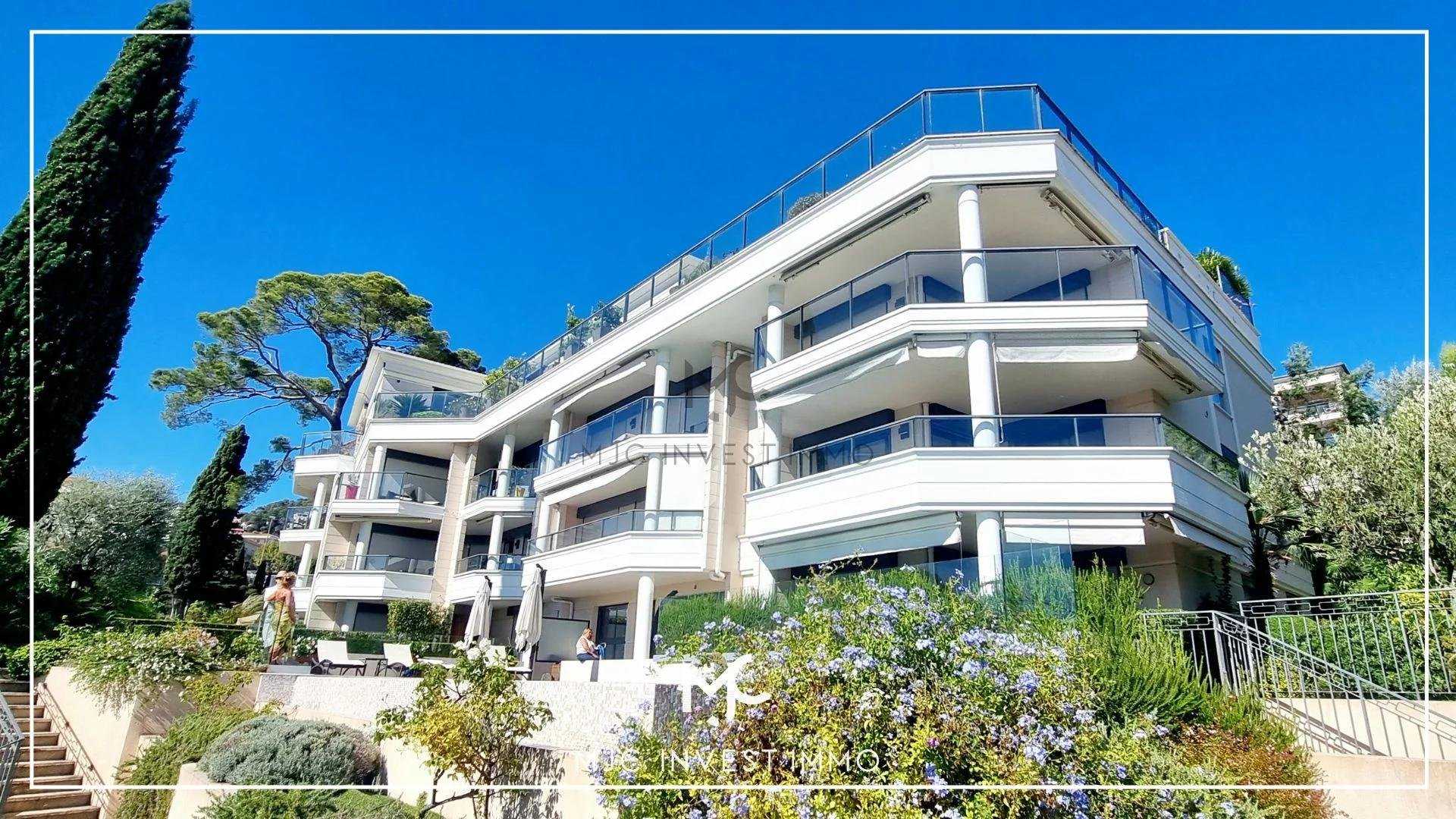 Residential in Grasse, Alpes-Maritimes 11509564