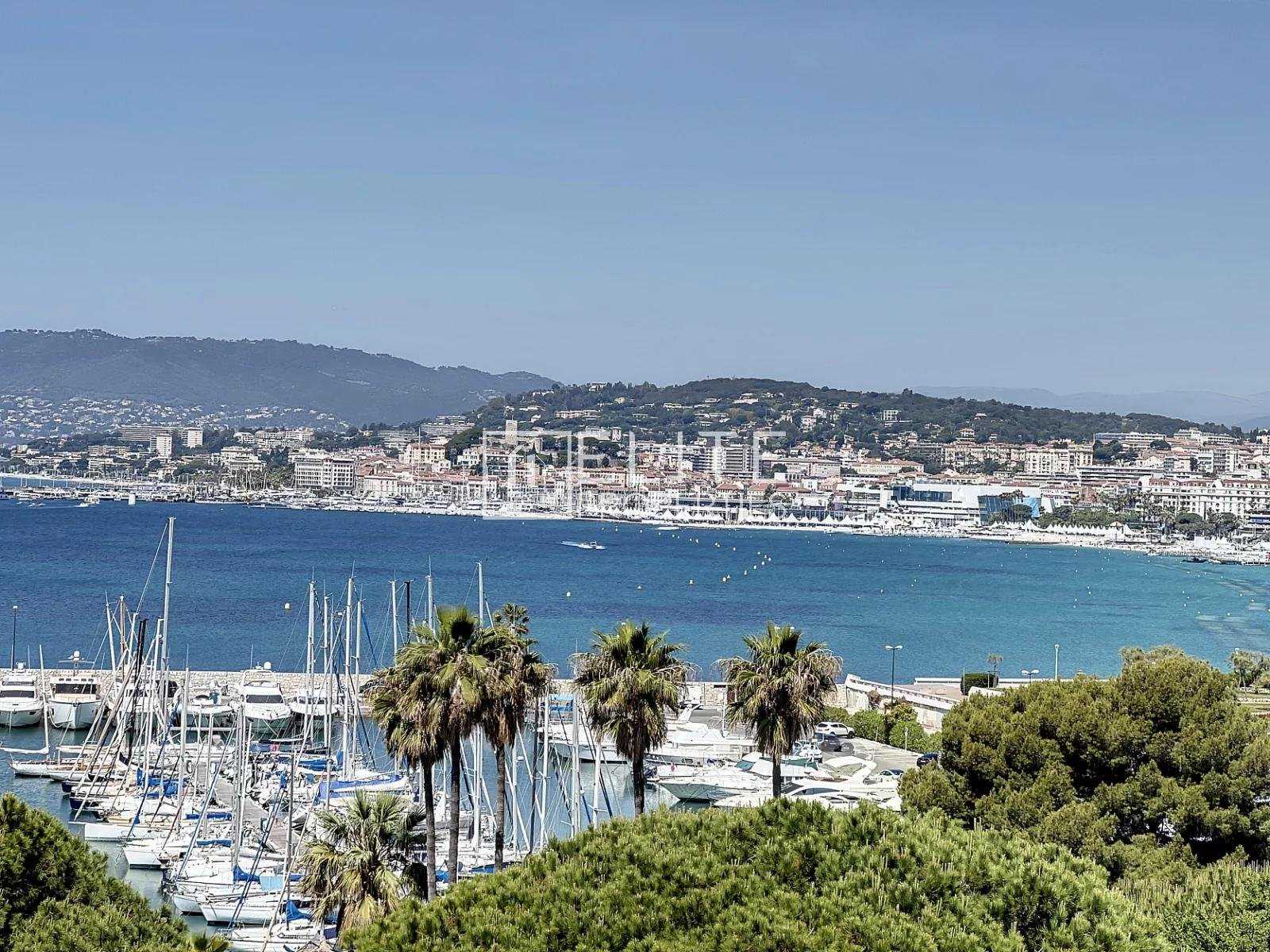Residencial en Cannes, Alpes-Maritimes 11509567