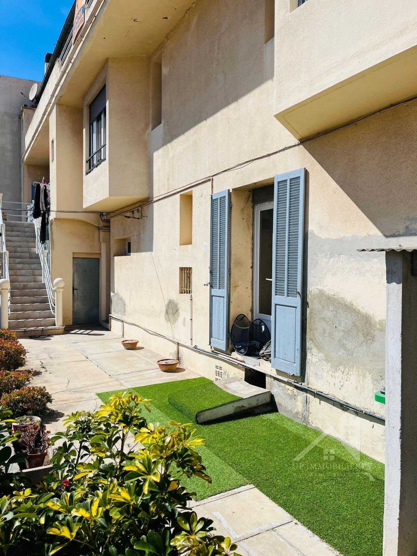 Condominium in Toulon, Var 11509571