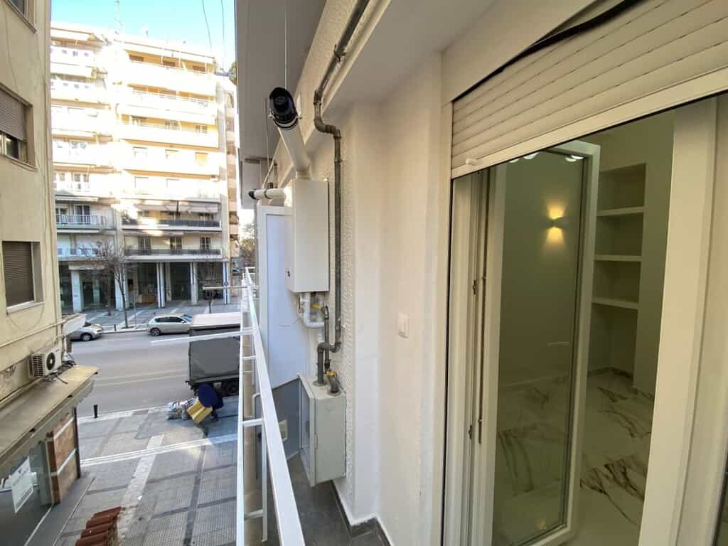 Condominium in Thessaloniki,  11509669