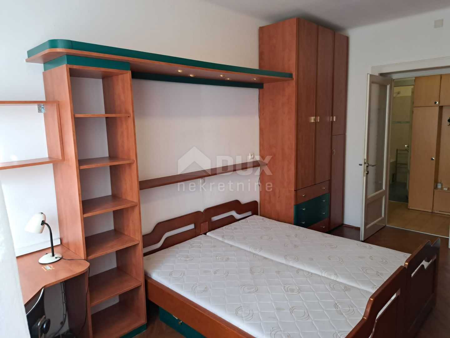 Condominium in , Primorje-Gorski Kotar County 11509814