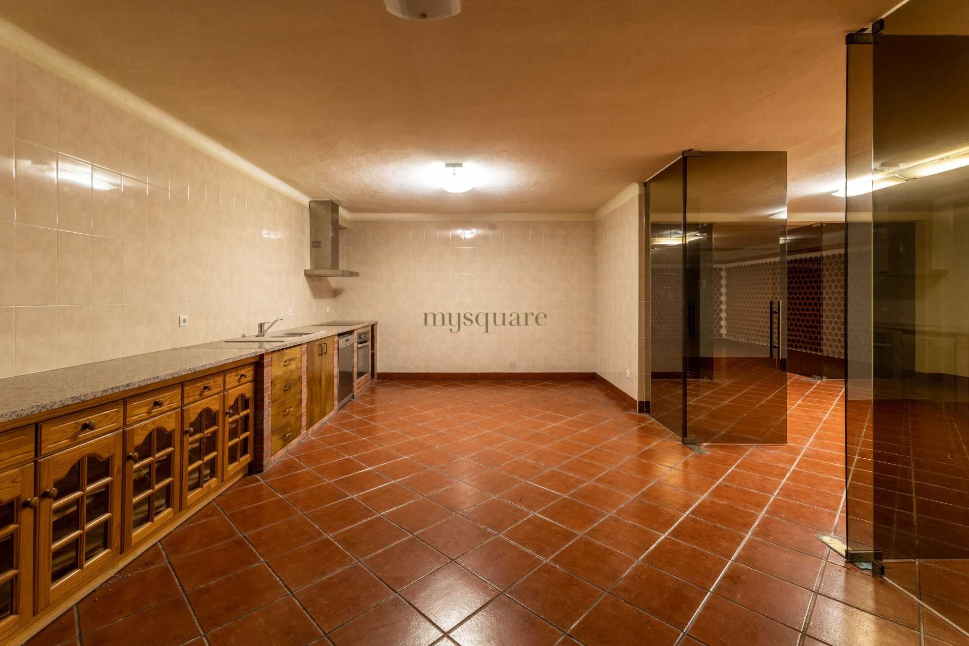 rumah dalam , Aveiro 11510093