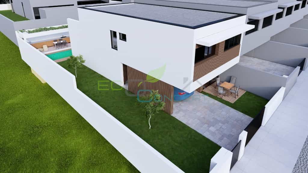 House in , Aveiro District 11510096