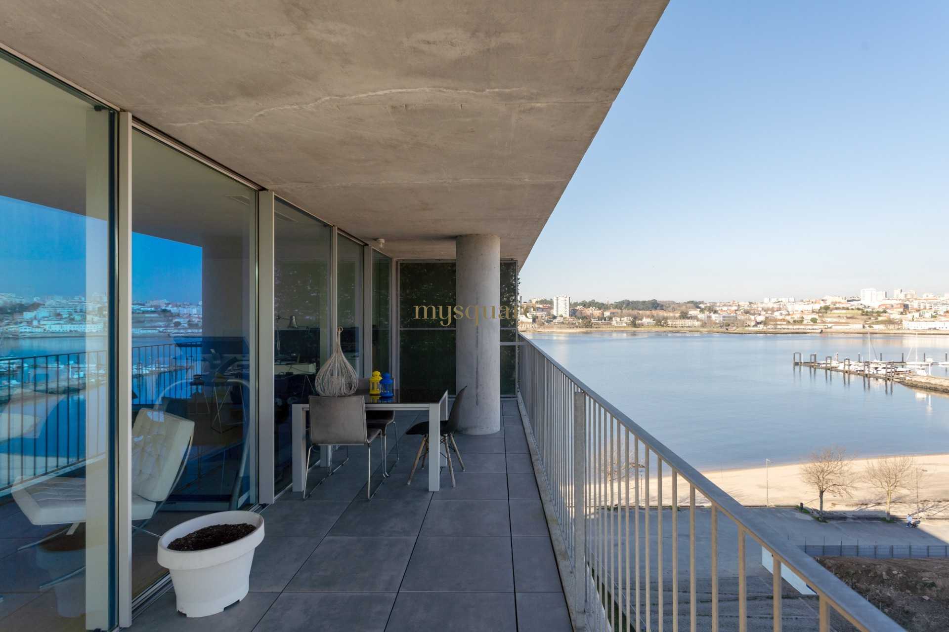 Condominium in Vila Nova de Gaia, Porto 11510202