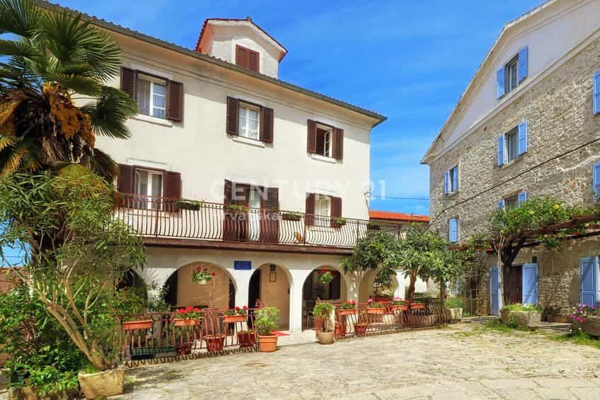집 에 Bale, Istria County 11510225
