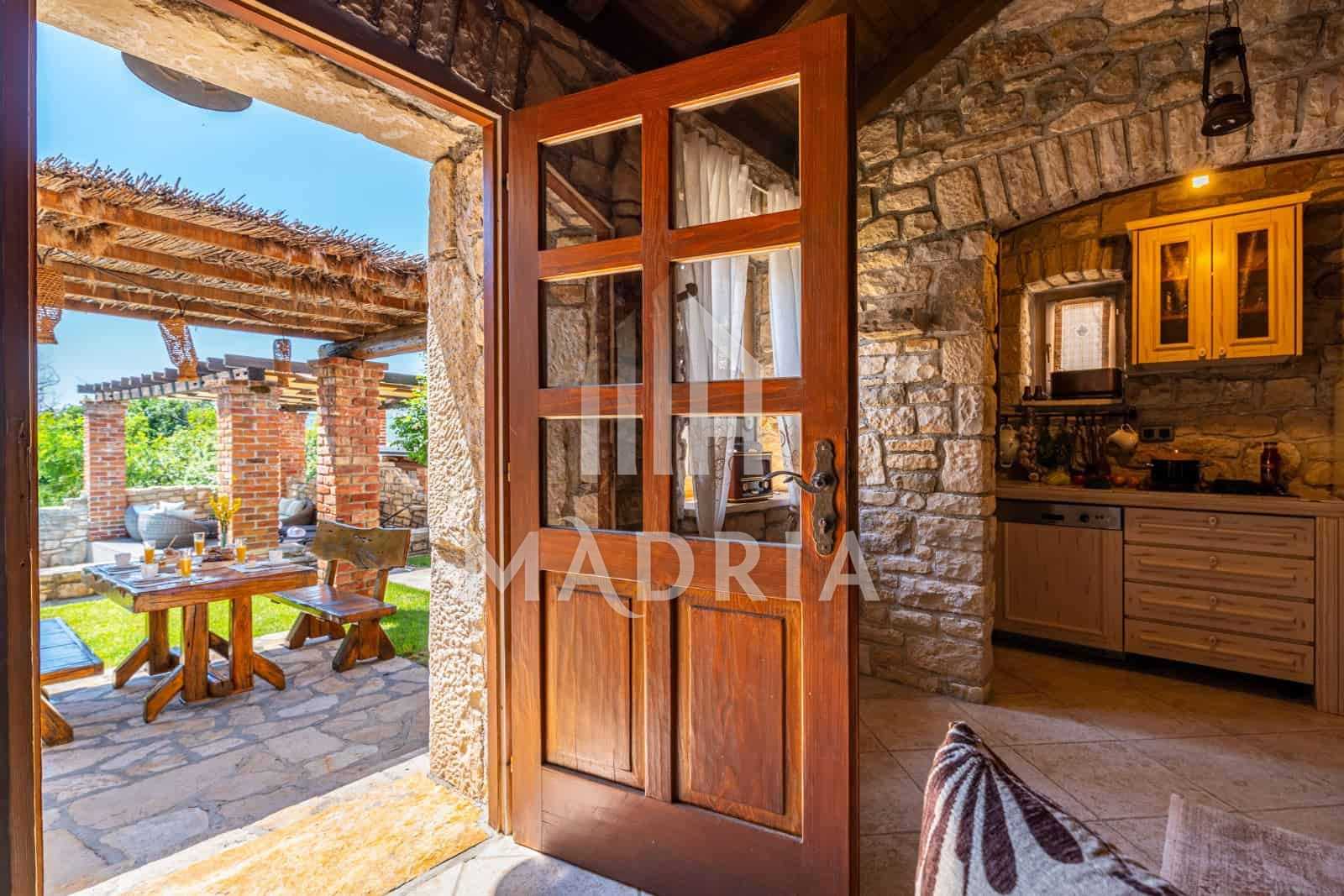 σπίτι σε Posedarje, Zadarska županija 11510289