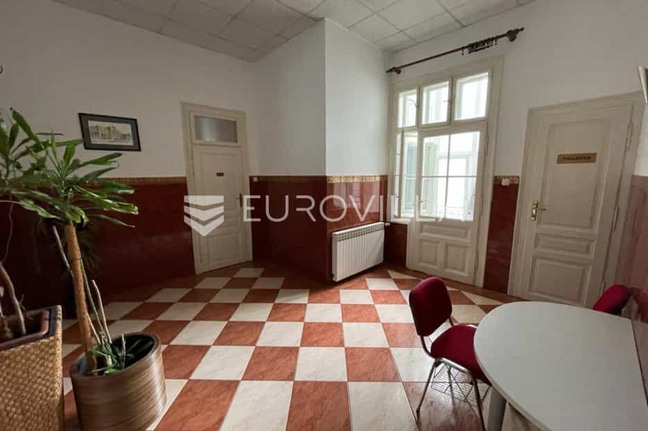 公寓 在 特维亚维卡, 奥耶茨科-巴拉尼斯卡·祖帕尼娅 11510562