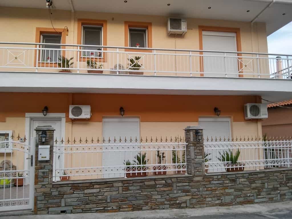 Condominium in Πλαταμώνας,  11510887