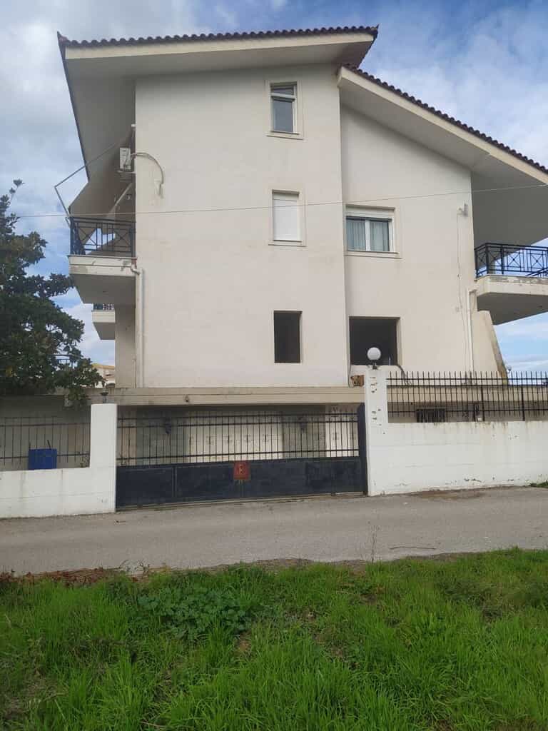 House in Kamena Vourla, Sterea Ellada 11510932