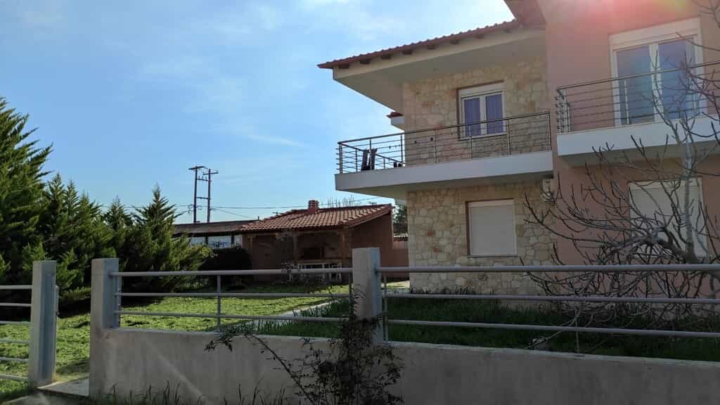 House in Nea Flogita, Kentriki Makedonia 11511067