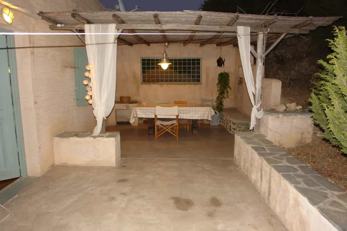 Huis in En Syros, Notio Aigaiio 11511385