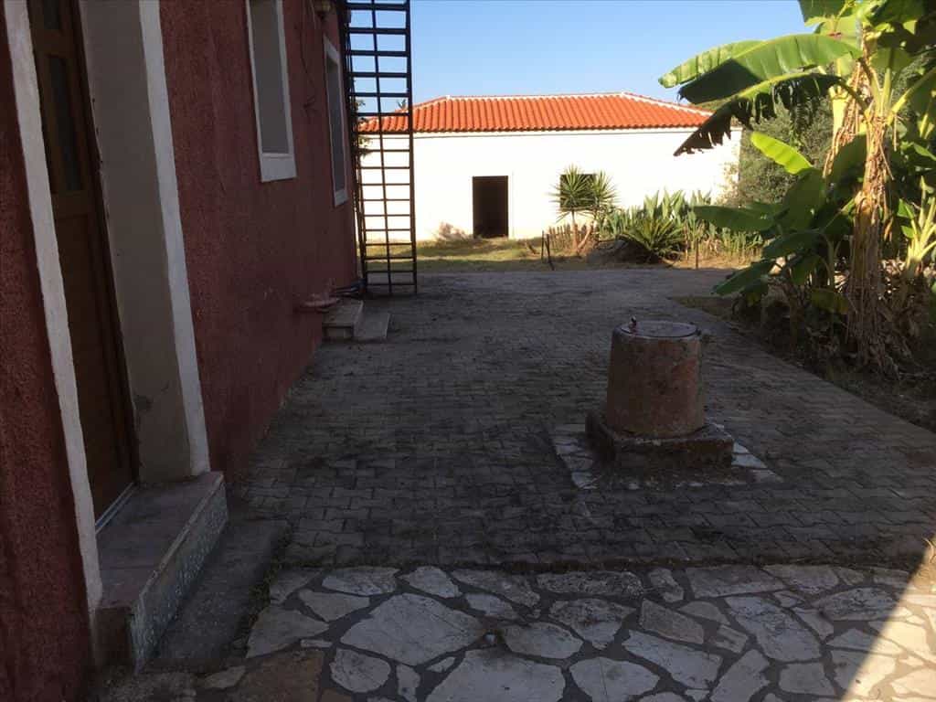 rumah dalam Manetaíika, Dytiki Ellada 11511943