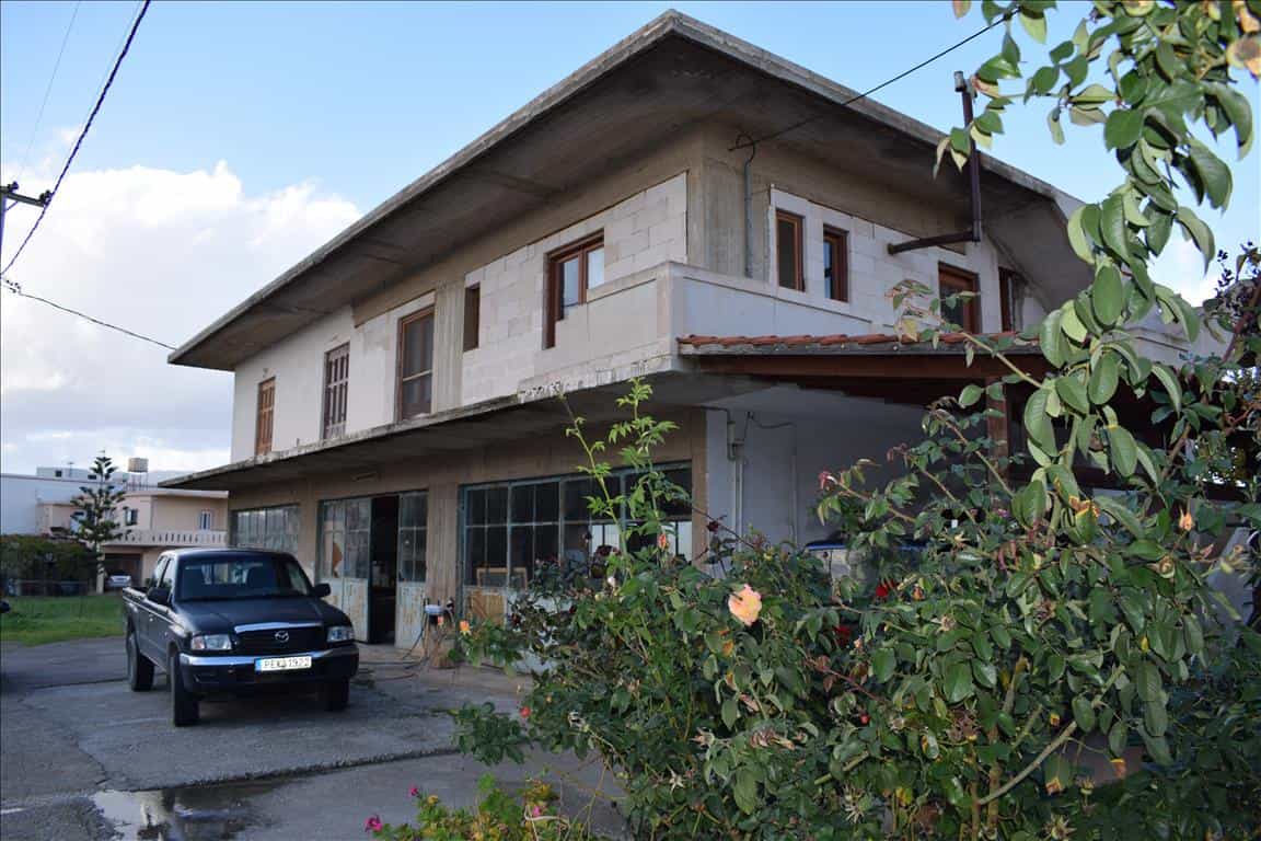 Hus i Kamisiana, Kriti 11512211