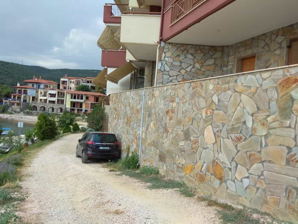 Condominium dans Pirgadikia,  11512284