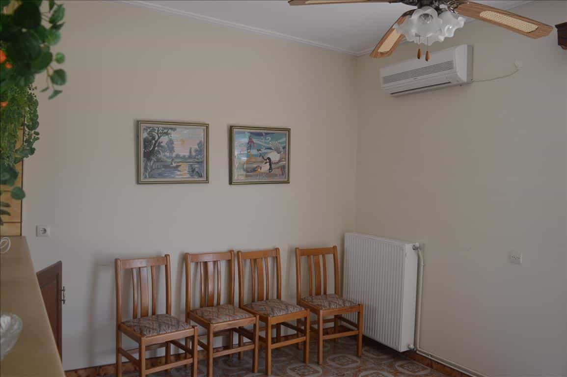 Condominium dans Pitsiota, Stéréa Ellada 11512719