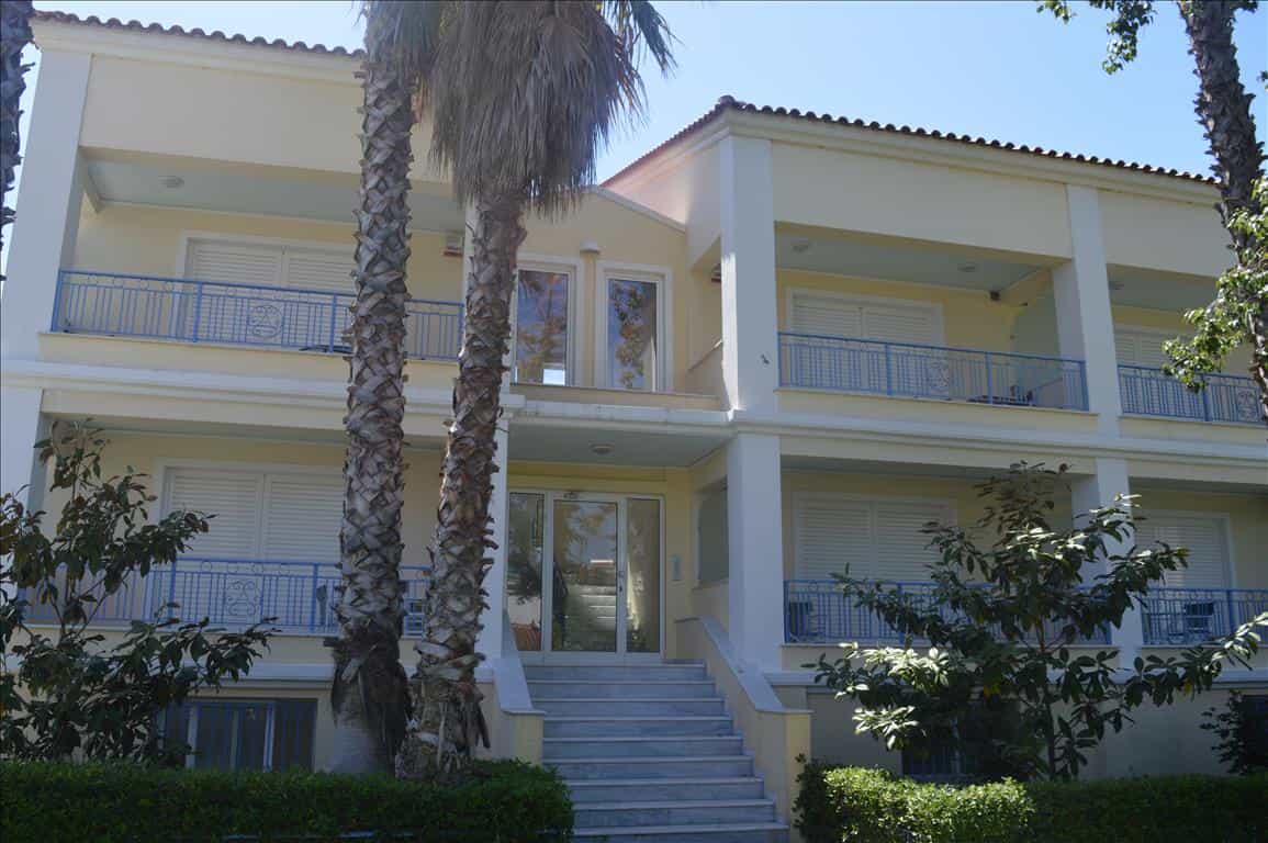 Condominium in Pitsiota, Sterea Ellada 11512752