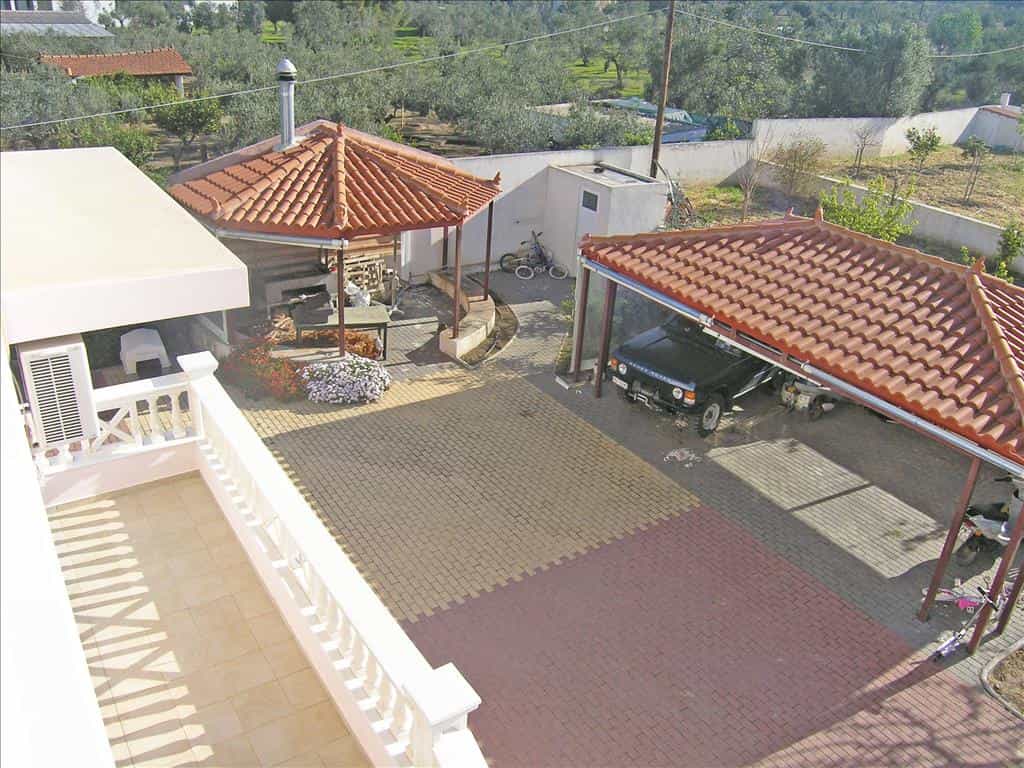 жилой дом в Loutraki, Peloponnisos 11512797