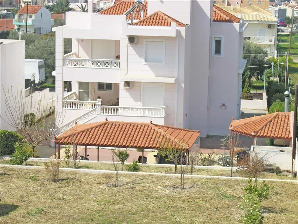 Rumah di Loutraki, Peloponnisos 11512797