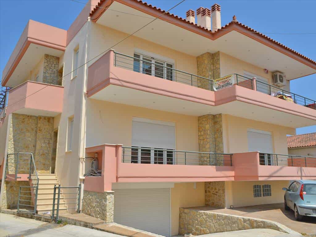 Condominium dans Pitsiota, Stéréa Ellada 11513174