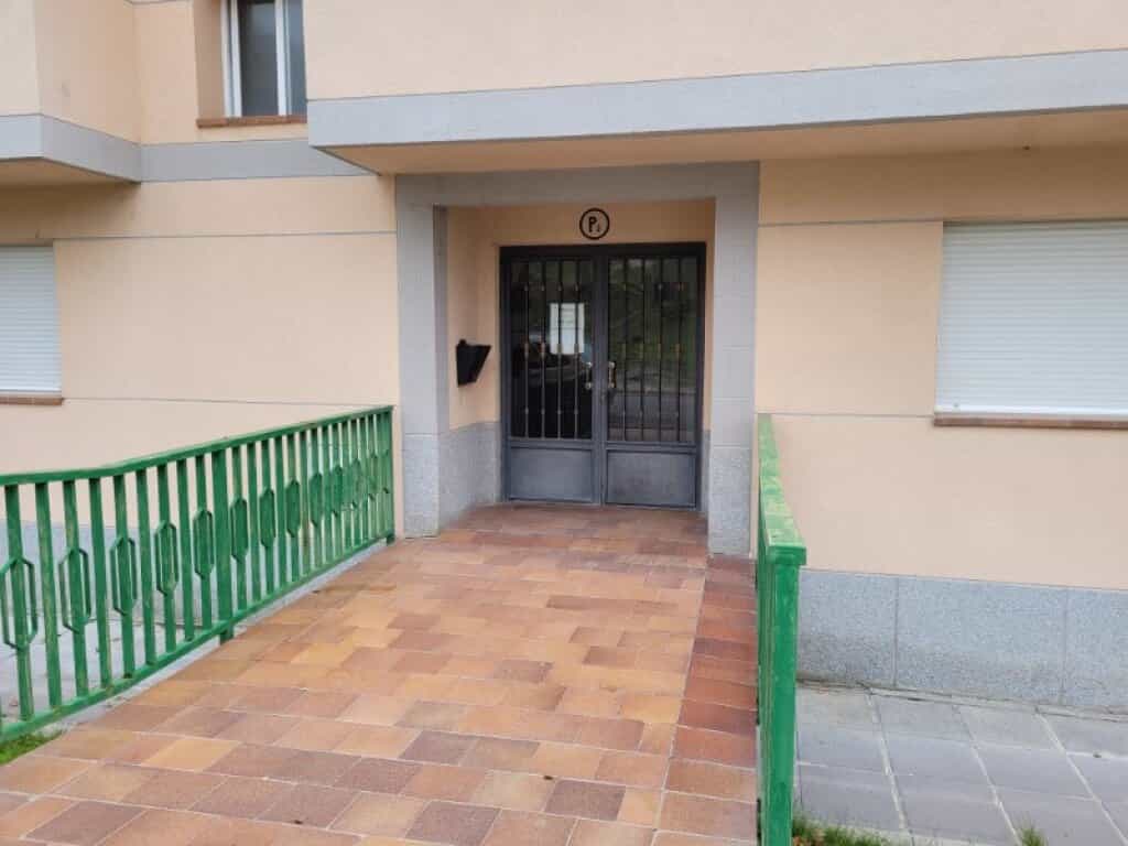 Condominium in Cuellar, Castille-Leon 11513977