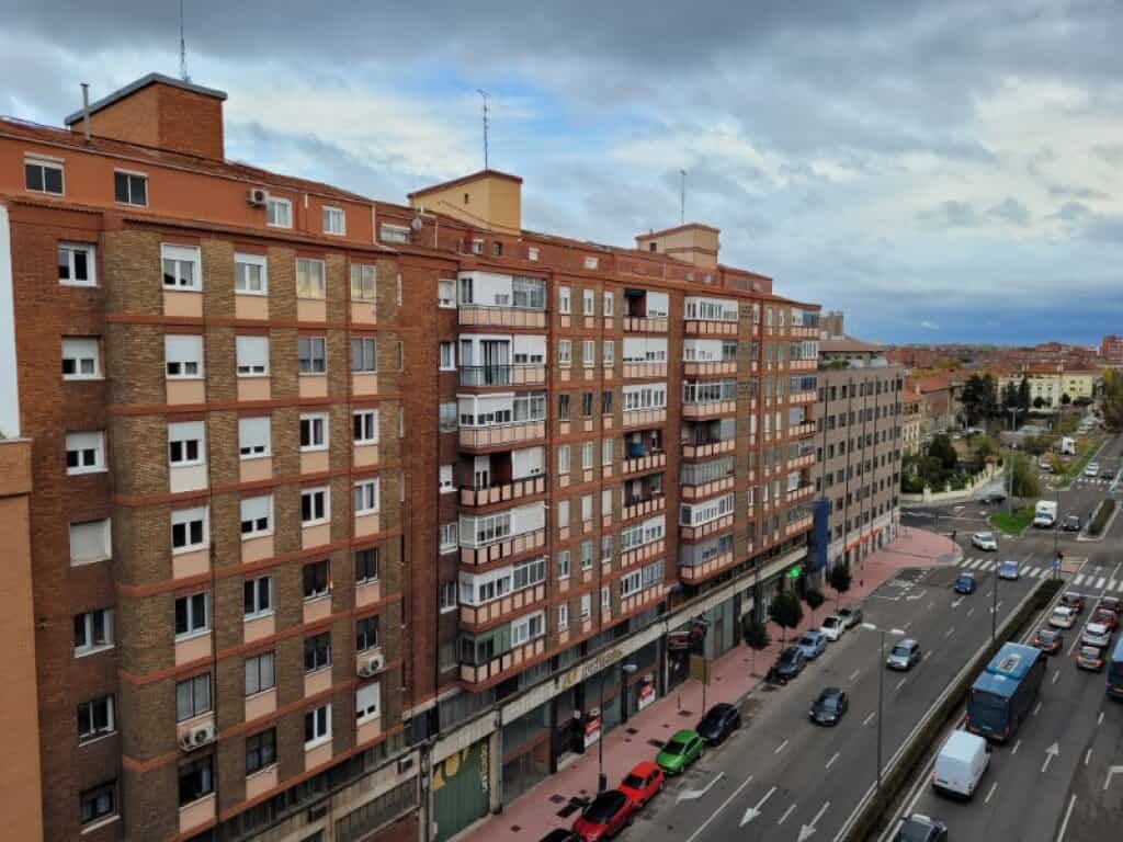 Condominium in Valladolid, Castille-Leon 11513981