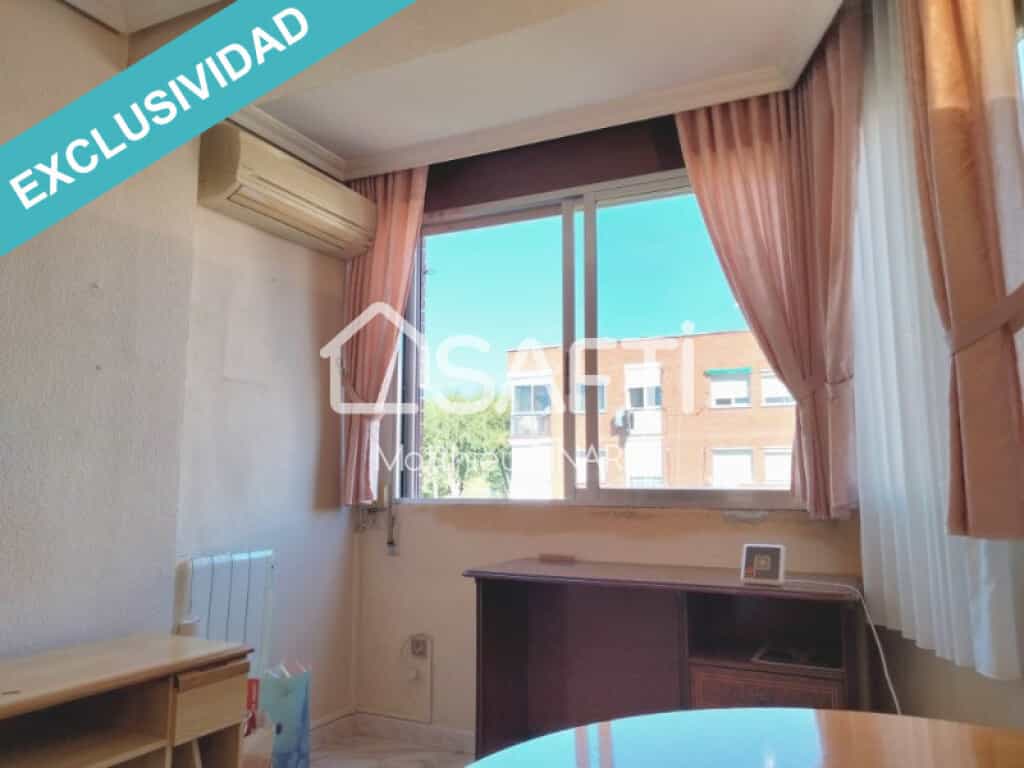 Condominium in Madrid, Comunidad de Madrid 11514115