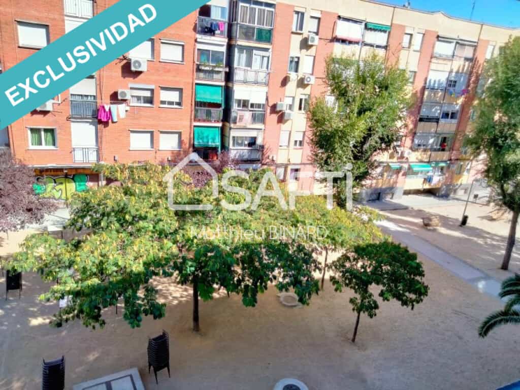 Condominium in Madrid, Comunidad de Madrid 11514115