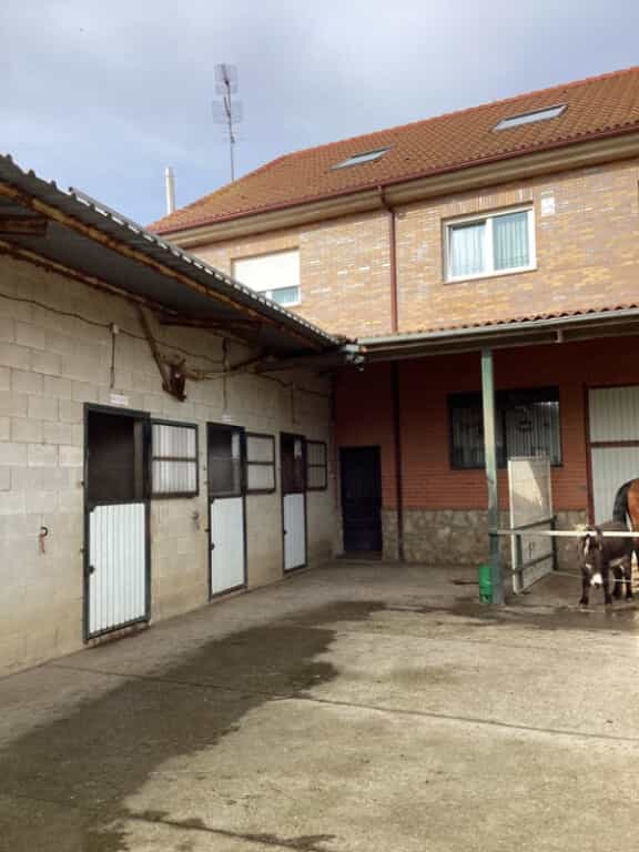 Talo sisään Villanueva del Carnero, Castilla y León 11514161