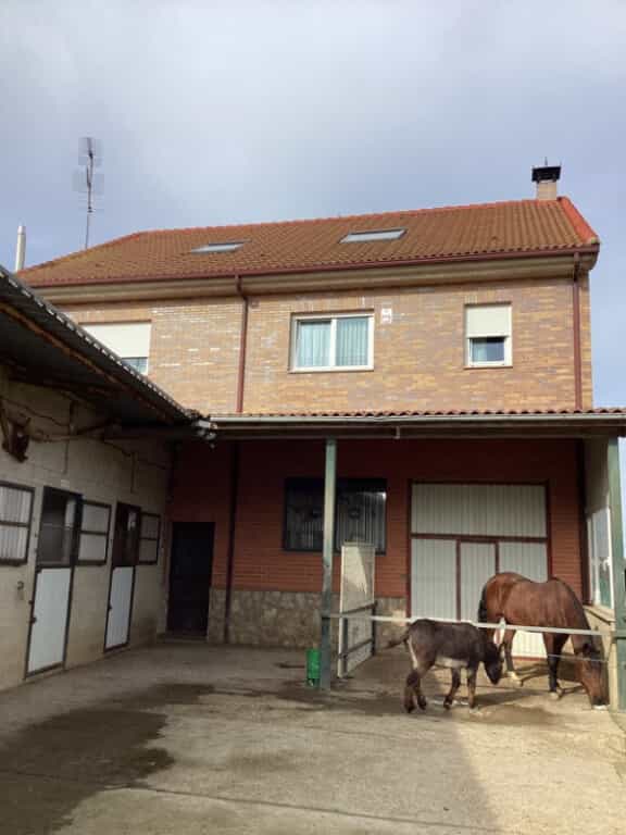 Talo sisään Villanueva del Carnero, Castilla y León 11514161