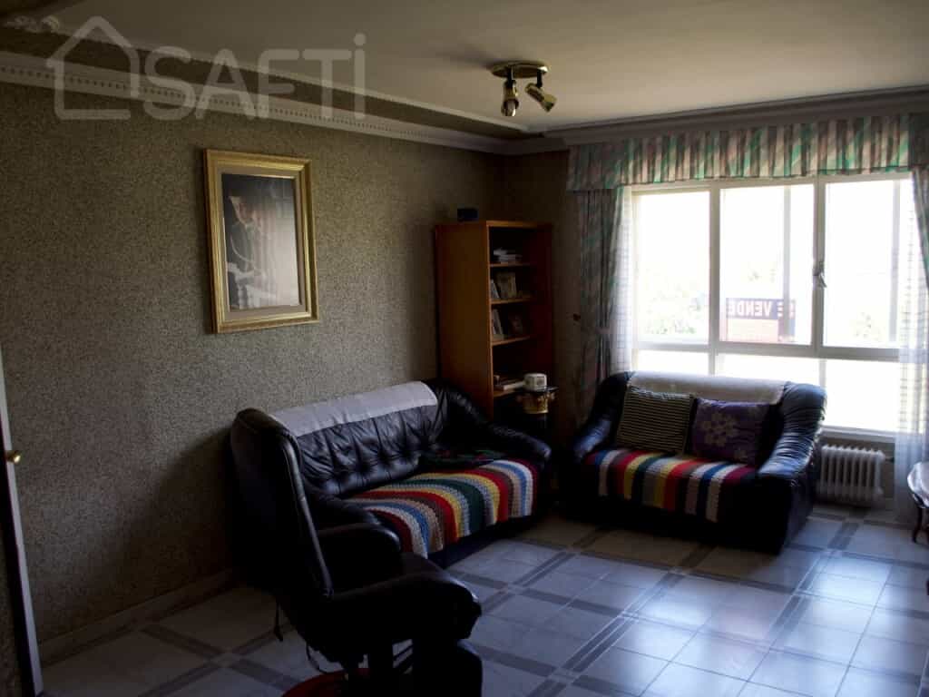 Condominium in Meroy, Castille-Leon 11514178