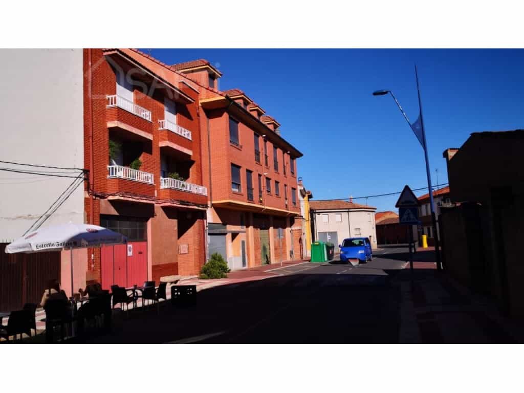 Condominium in San Andrés del Rabanedo, Castilla y León 11514180