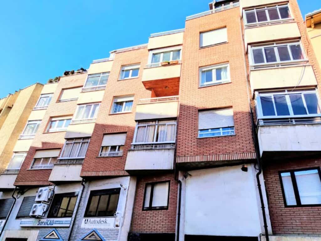 公寓 在 León, Castilla y León 11514217