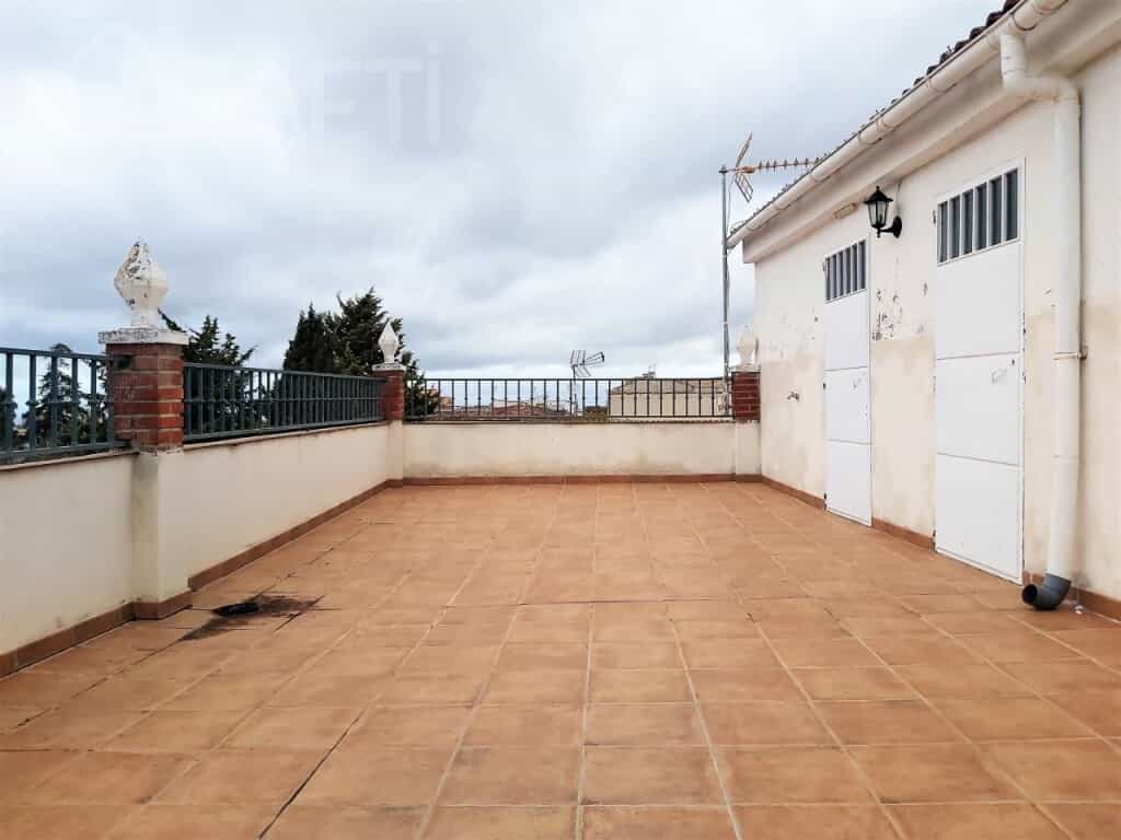 Condominium in Mancha Real, Andalucía 11514224