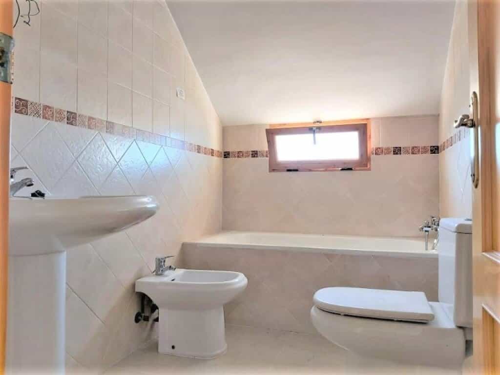 House in Mancha Real, Andalusia 11514238