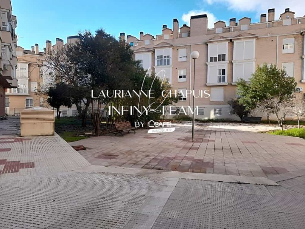 Condominium in Azuqueca de Henares, Castille-La Mancha 11514267