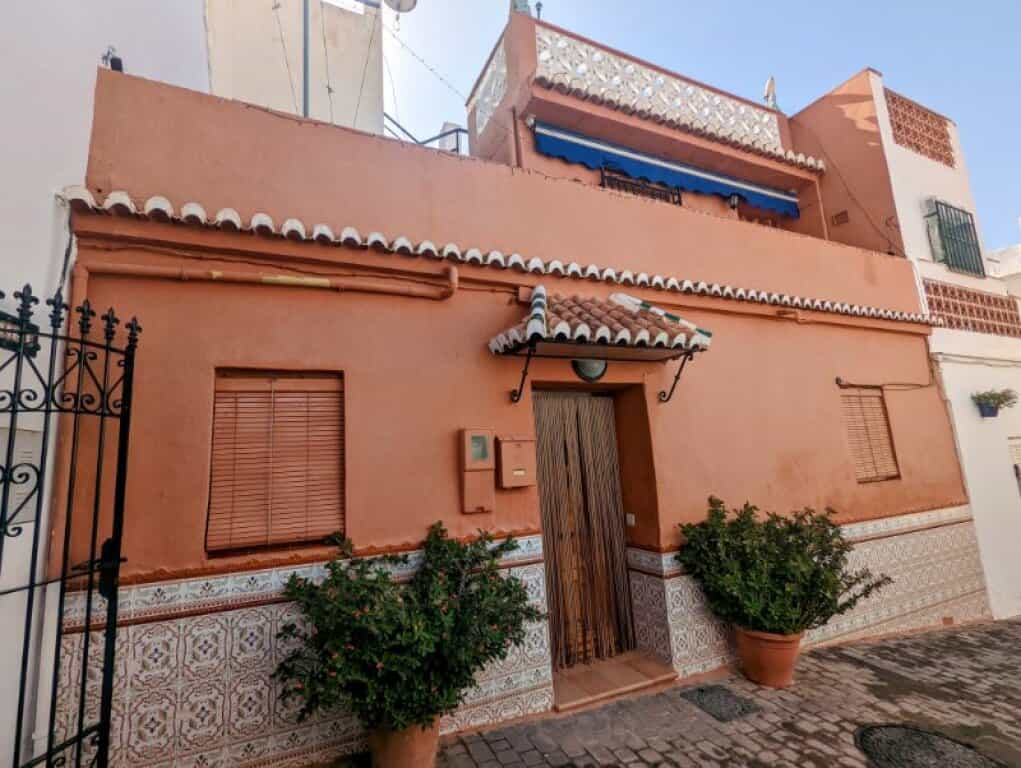 rumah dalam La Herradura, Andalusia 11514283