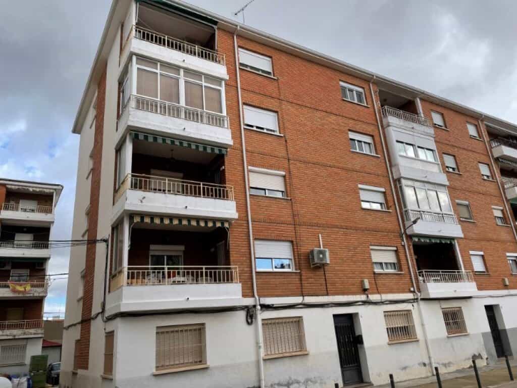 Condominium in Tarancon, Castilië-La Mancha 11514420