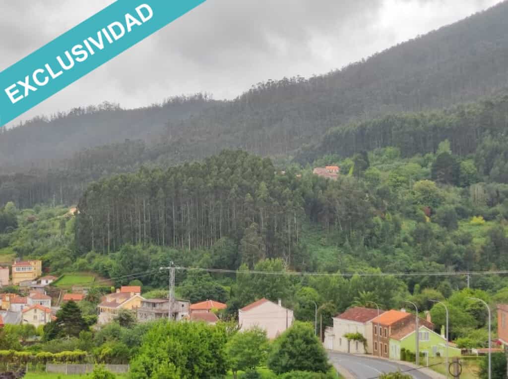 Condominium in Carino, Galicia 11514450