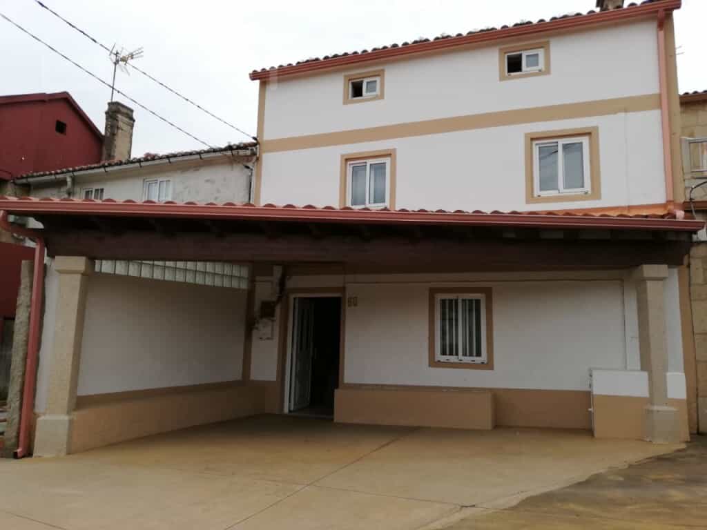 Dom w Puentecesury, Galicja 11514522