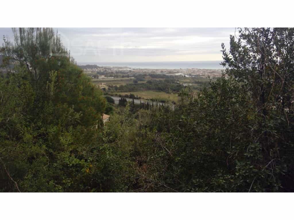 Tierra en Calella, Cataluña 11515103