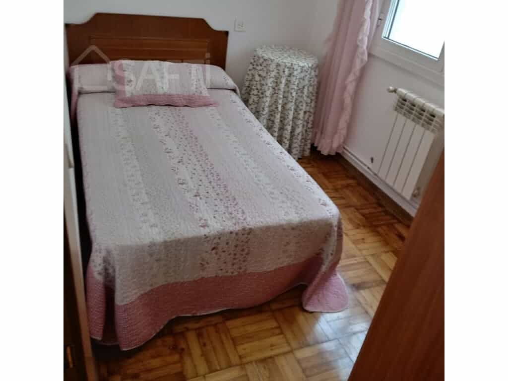 公寓 在 Oviedo, Principado de Asturias 11515300