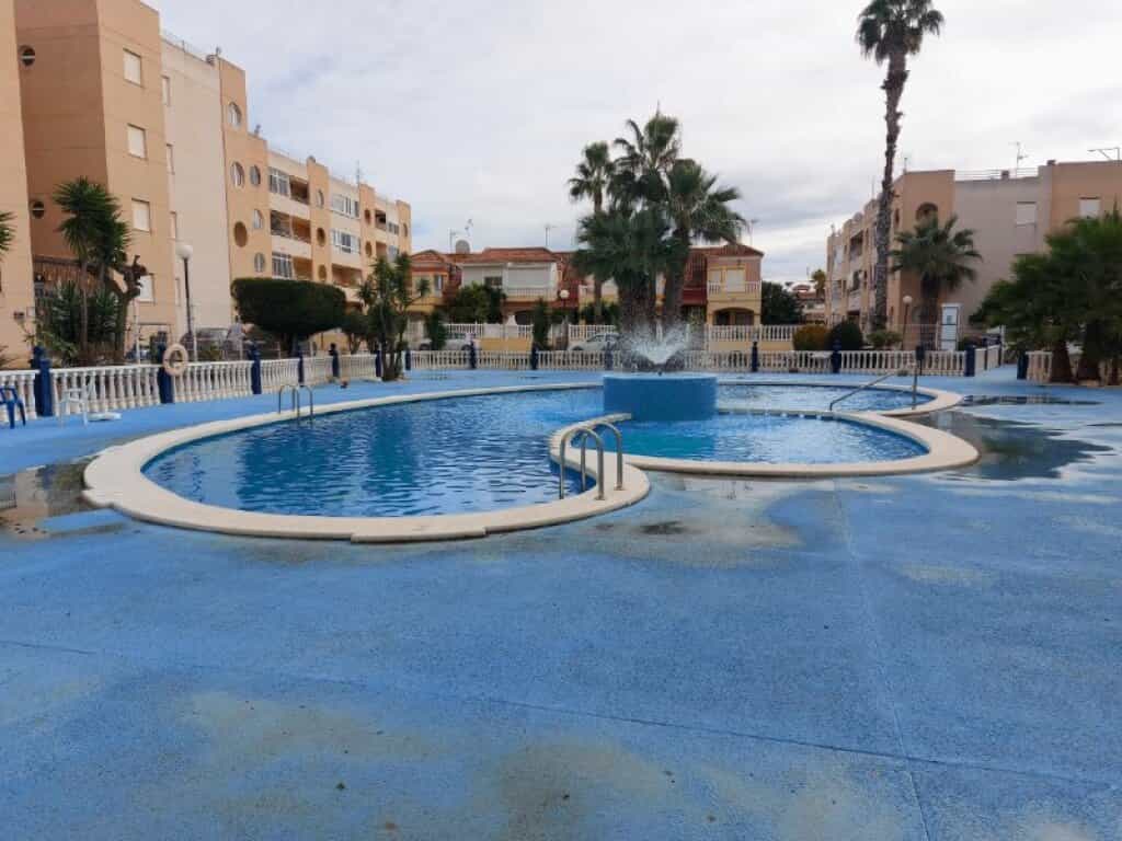 Condominium in Los Montesinos, Valencia 11515353