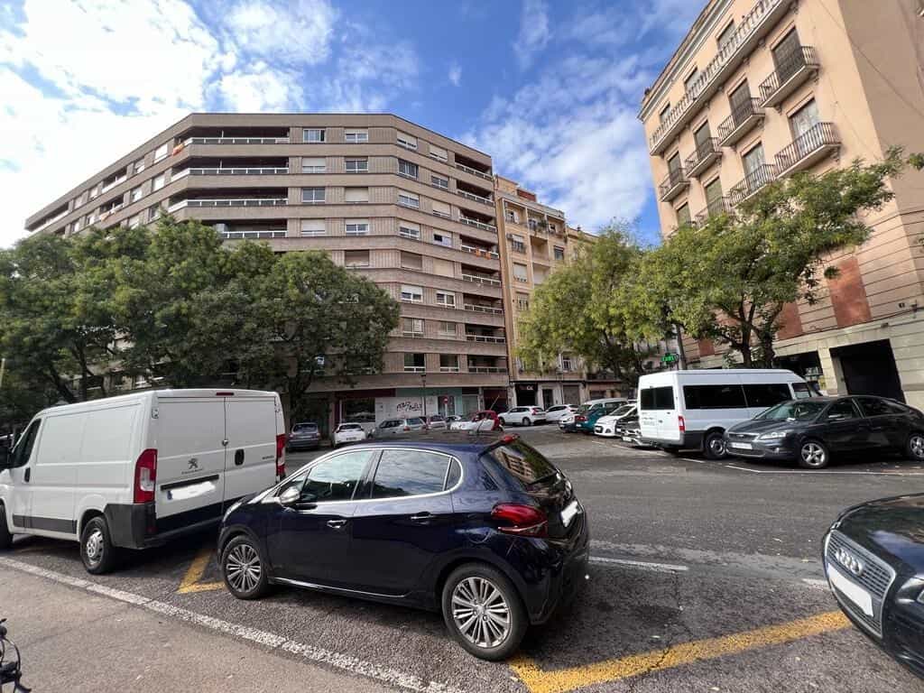 Condominium in Valencia, Valencia 11515925
