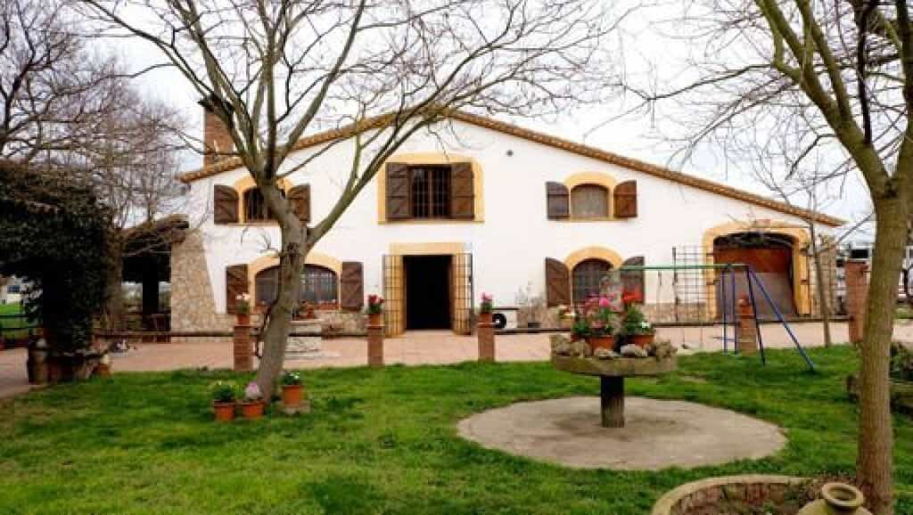 Dom w Caules, Catalonia 11516229