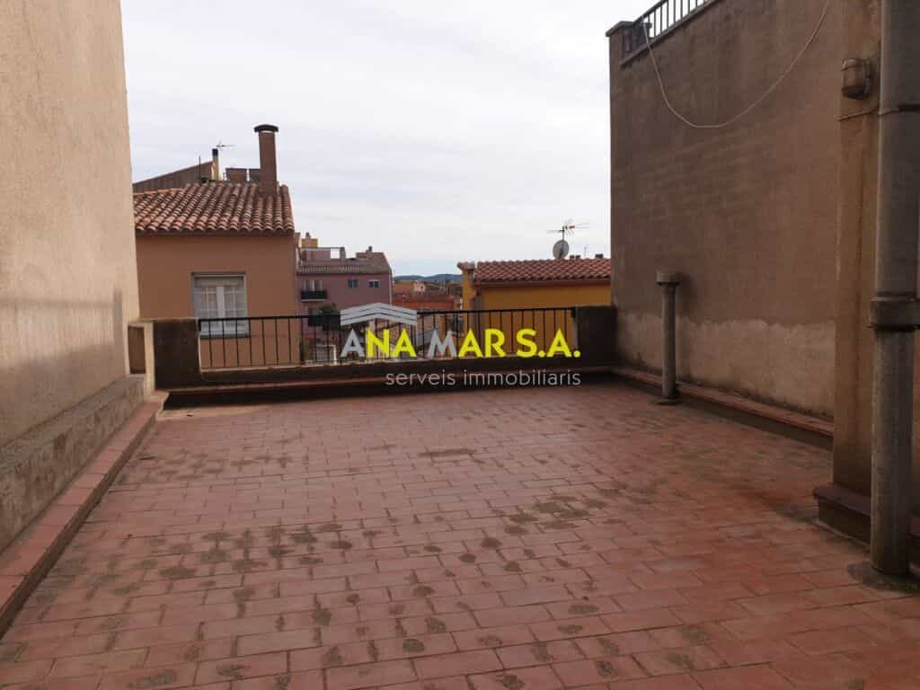 Dom w Santa Maria de Marles, Katalonia 11516240